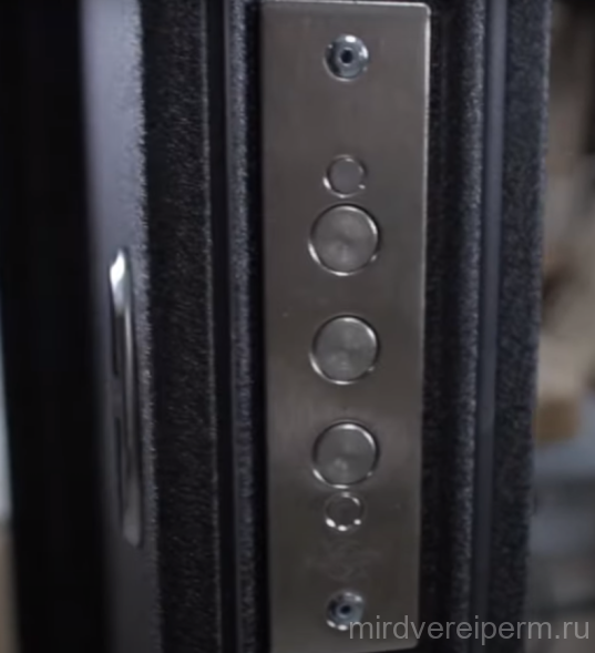 Delta 100 Тёмно Серый Букле Графит /Бетон Известковый D-28