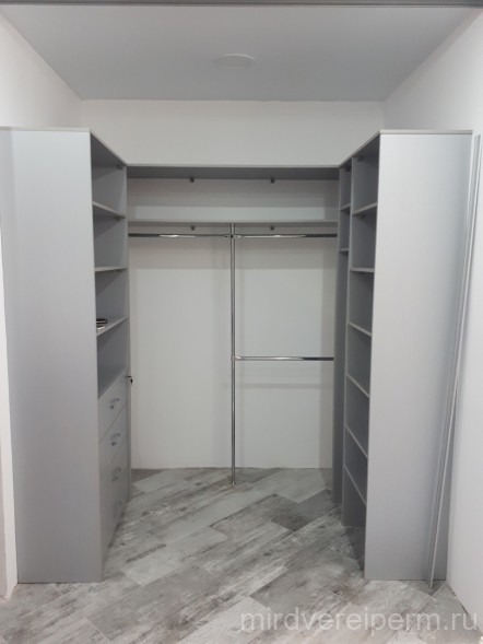 Гардеробная № 1