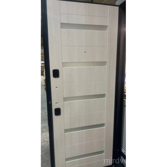 Страж 3K Люкс 04 (Закрытый утеплённый короб) Графит/Лиственница белая 