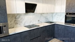 Кухня под заказ в сером цвете