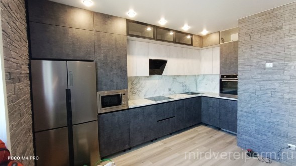 Кухня под заказ в сером цвете