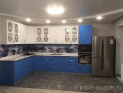 Кухня под заказ в голубом цвете 