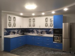 Кухня под заказ в голубом цвете 
