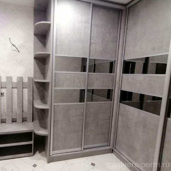 Шкаф-купе в сером цвете